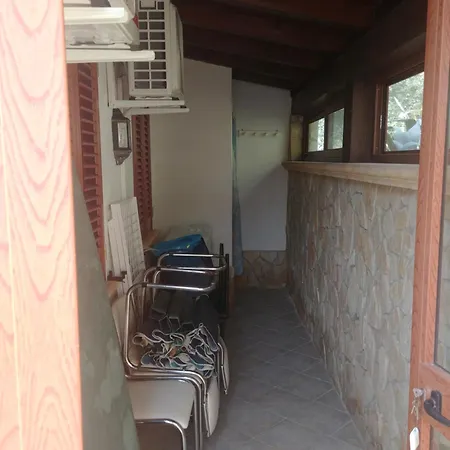 別荘 Giallonardomare-villa Con Piscina *