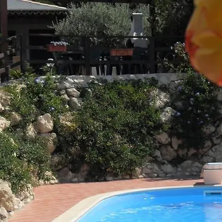 別荘 Giallonardomare-villa Con Piscina