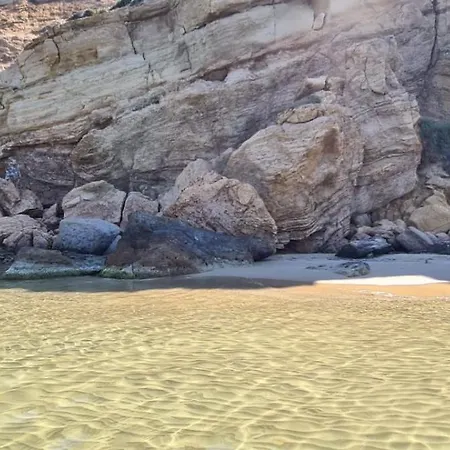 別荘 Giallonardomare-villa Con Piscina レアルモンテ