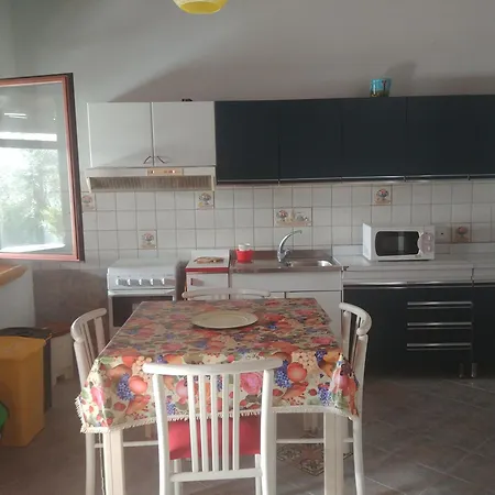 Holiday home Giallonardomare-villa Con Piscina