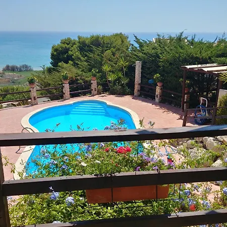 Giallonardomare-villa Con Piscina 別荘 レアルモンテ