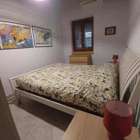 別荘 Giallonardomare-villa Con Piscina